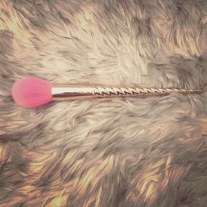 🦄💘NWT unicorn brush💘🦄